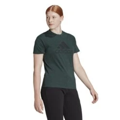 T-shirt Femme Adidas Future Icons Winners 3 -T shirt Actif Boutique adidas hk0418 6 apparel on model walking view white