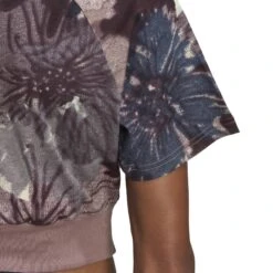 T-shirt Court à Imprimé Intégral Femme Adidas -T shirt Actif Boutique adidas hp0782 8 apparel on model detail view 2 white