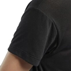 T-shirt Femme Reebok Workout Ready Supremium Slim Fit Big Logo -T shirt Actif Boutique ft0955 app on model detail 3 white