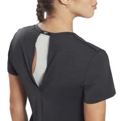 T-shirt Femme Reebok Activchill Athletic -T shirt Actif Boutique gi4999 app on model detail 2 white