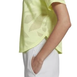 T-shirt Femme Reebok Perforated -T shirt Actif Boutique gi6532 app on model detail 2 white