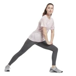 T-shirt Femme Reebok Classique -T shirt Actif Boutique gs8966 app on model side white